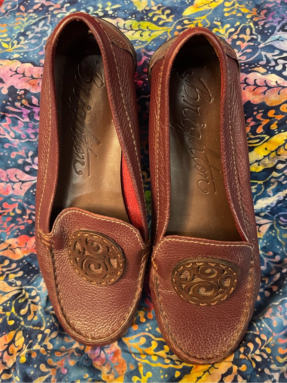 Brighton Native Burgundy Tooled Leather Slip On Loafer Women’s size 7.5 - Picture 2 of 7